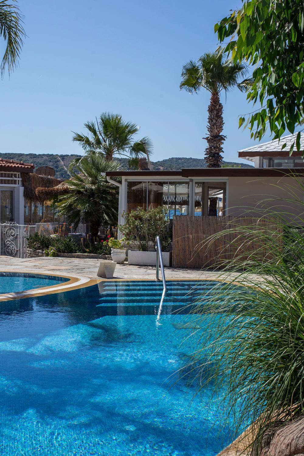 Uzhan Beach Hotel Bitez Exterior foto