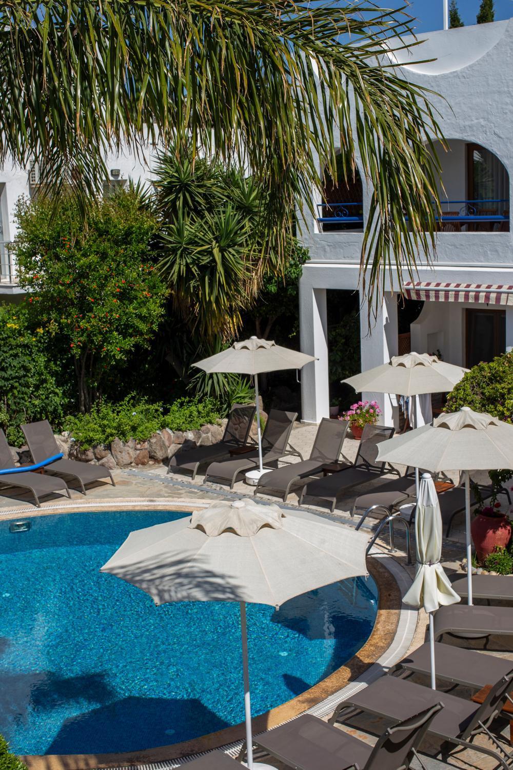 Uzhan Beach Hotel Bitez Exterior foto